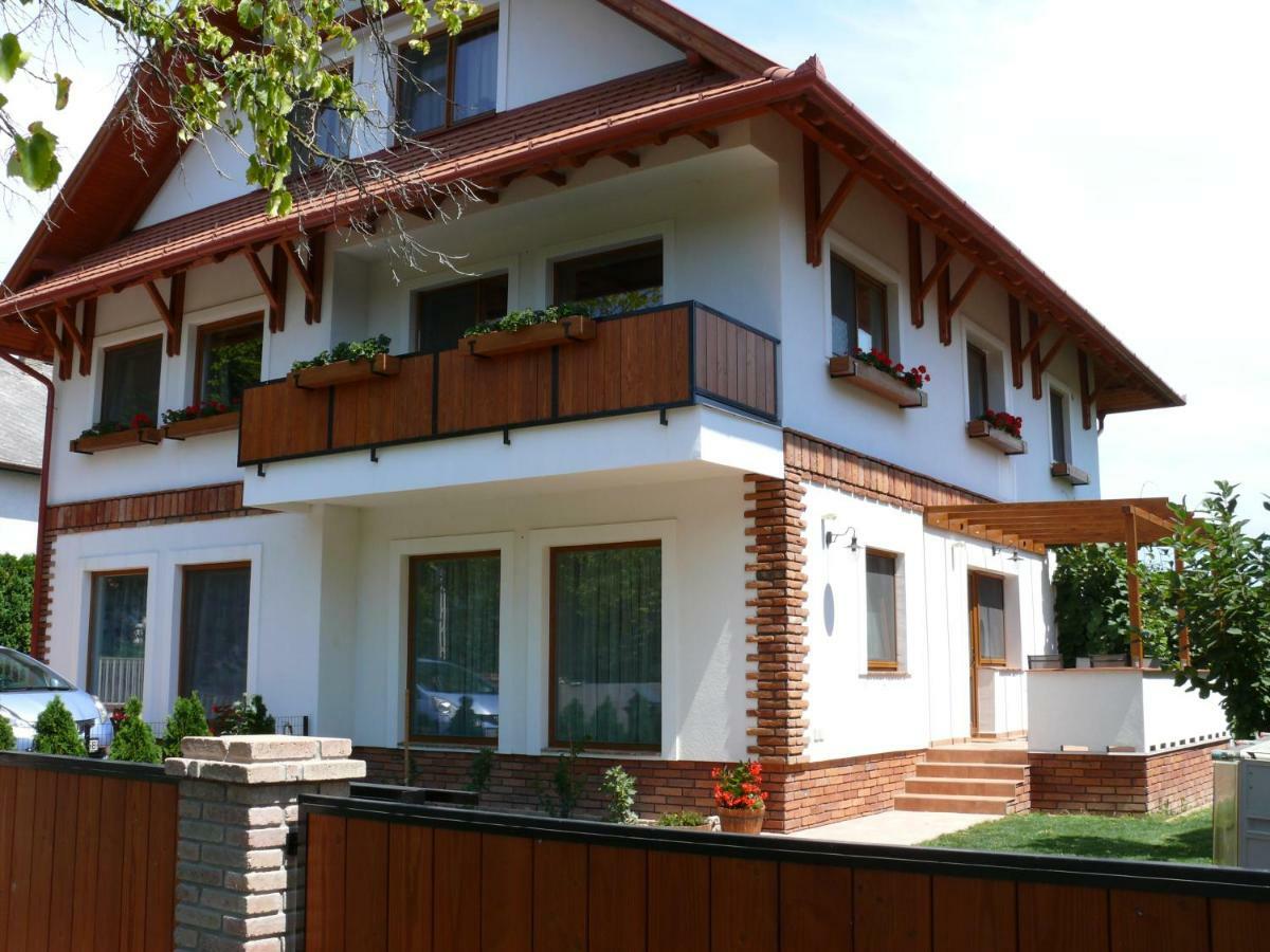 Sara Apartman Hévíz Exteriér fotografie