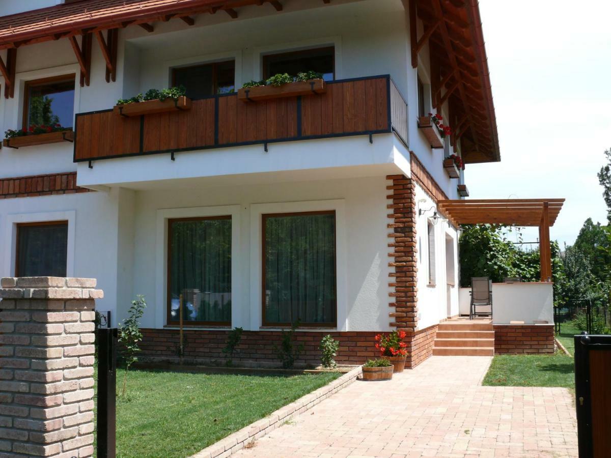 Sara Apartman Hévíz Exteriér fotografie